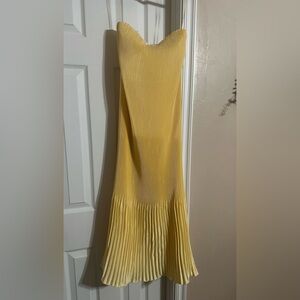 Abercrombie & Fitch Yellow Pleated Strapless Dress